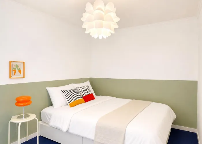 Апартаменты Shinchon Ground Floor, Entire Private 3br House *