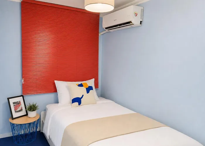 아파트 Shinchon Ground Floor, Entire Private 3br House